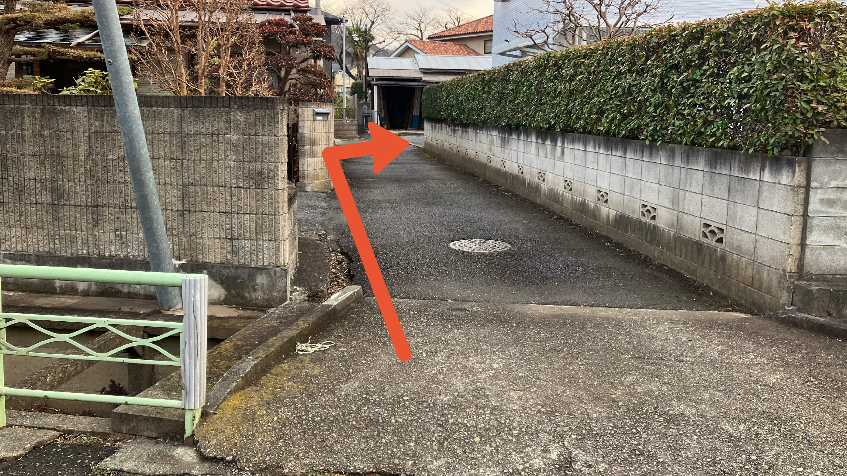 本町2-27-2駐車場の写真