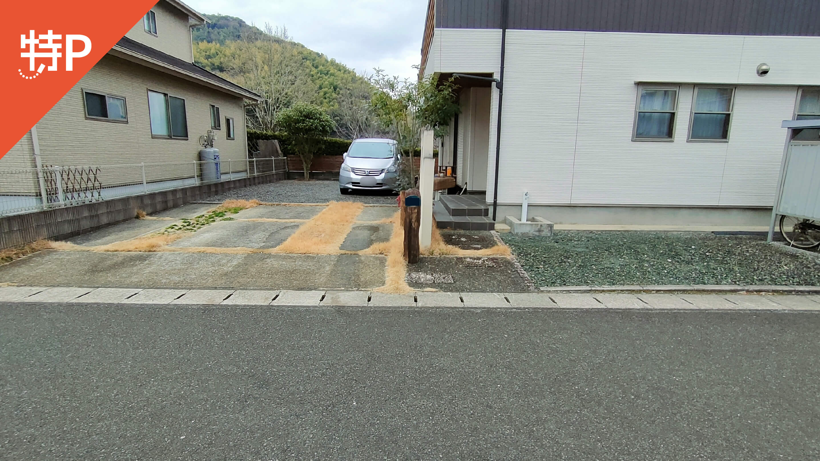 【予約制】特P 《軽自動車》東区平山町3331-15駐車場の画像1