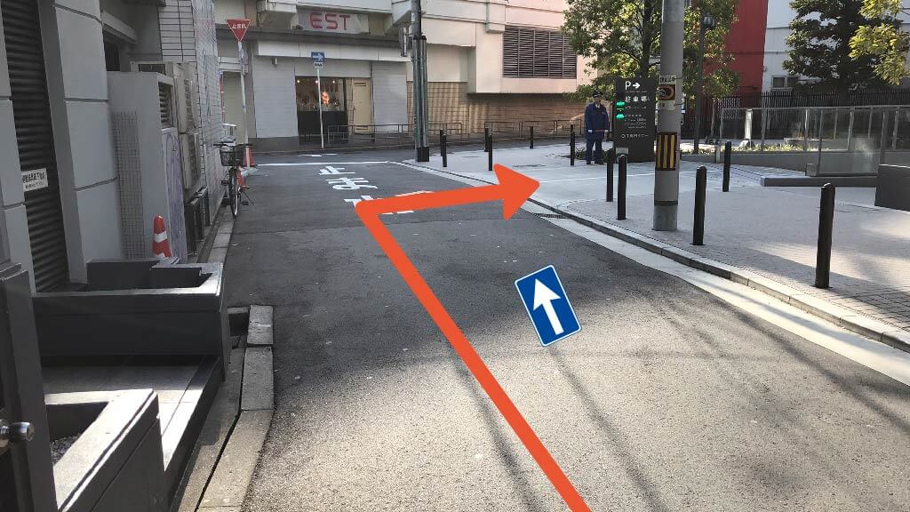 東梅田から近くて安いOIT梅田タワーパーキング