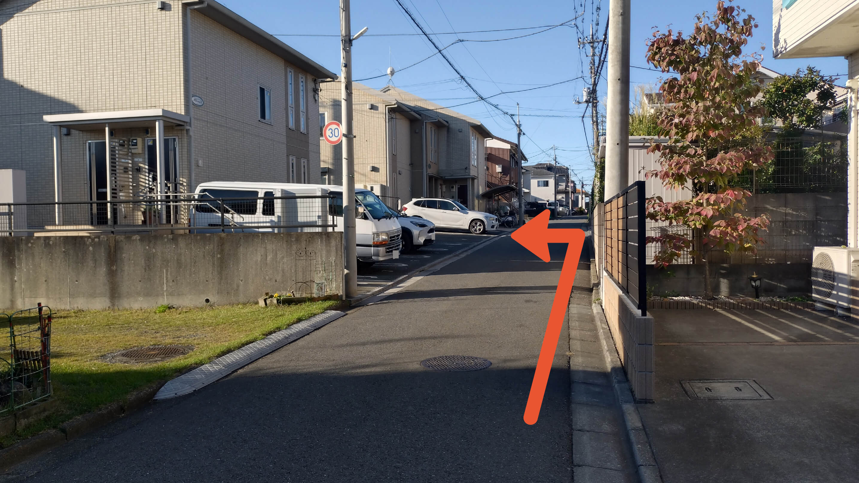 東町4-1-13駐車場の写真