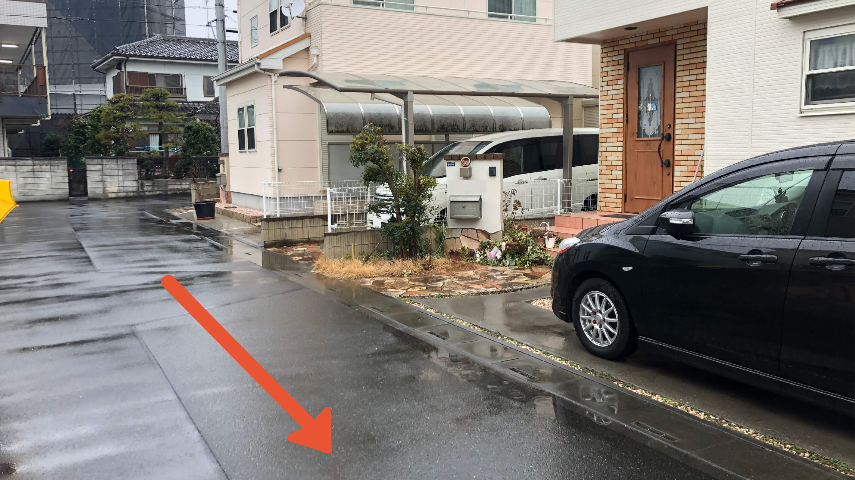関山2-8-20-3駐車場の写真