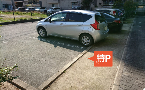 小戸4-16-12駐車場の写真