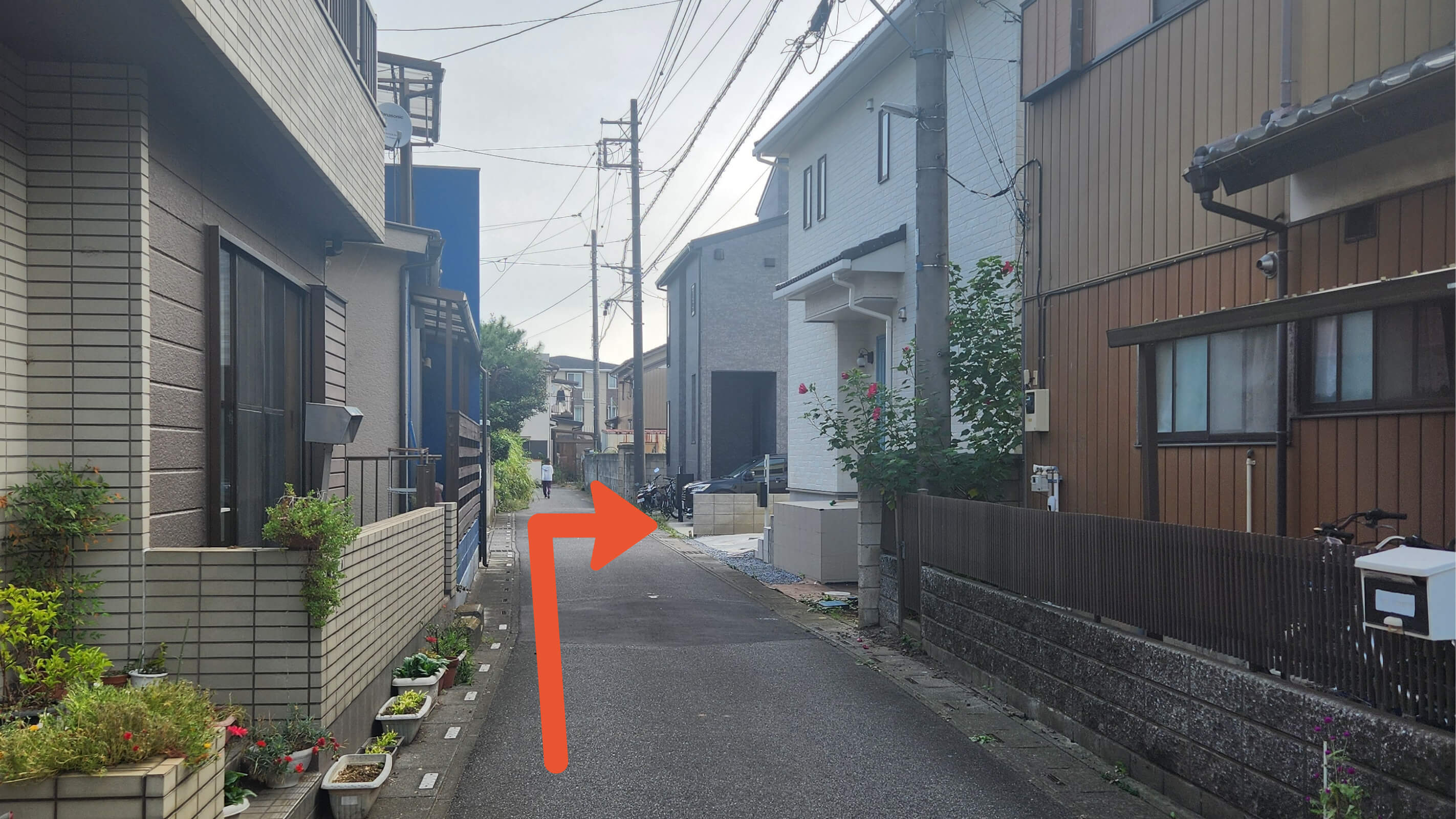 【左側】東越谷8丁目3081番地118駐車場の写真