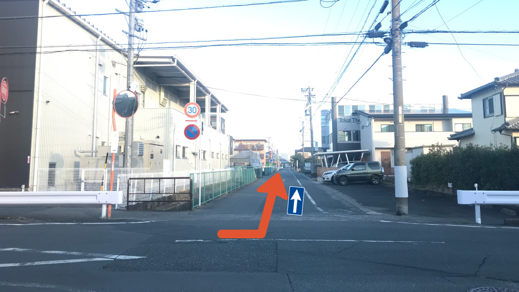 篠ケ瀬町1292-1駐車場の写真