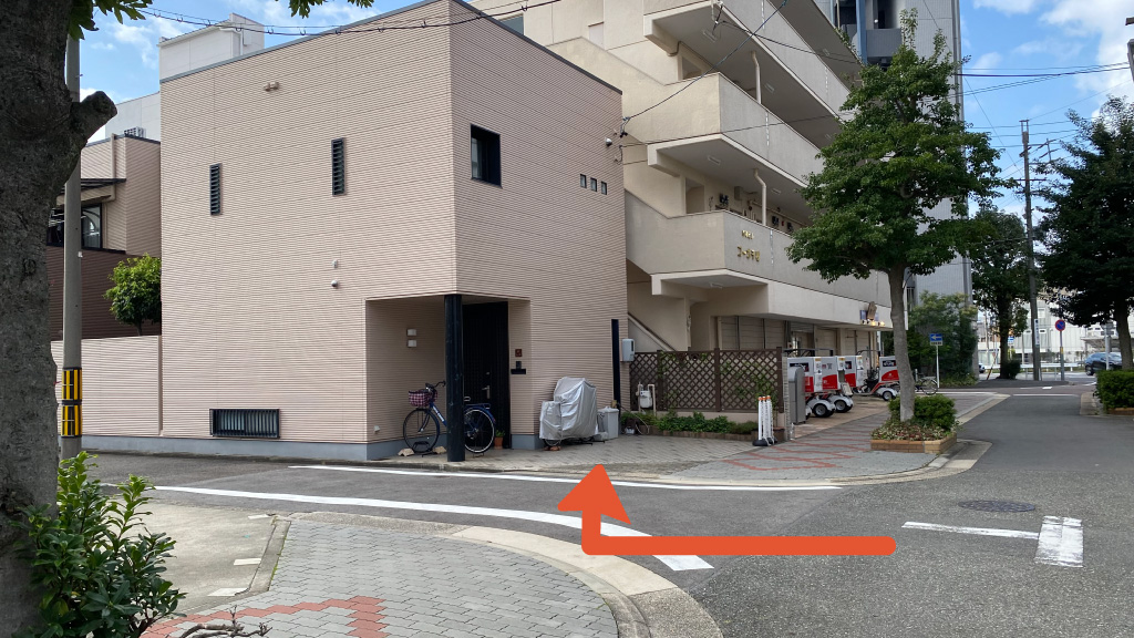 【長さ460㎝まで】内山1-8-4駐車場の写真