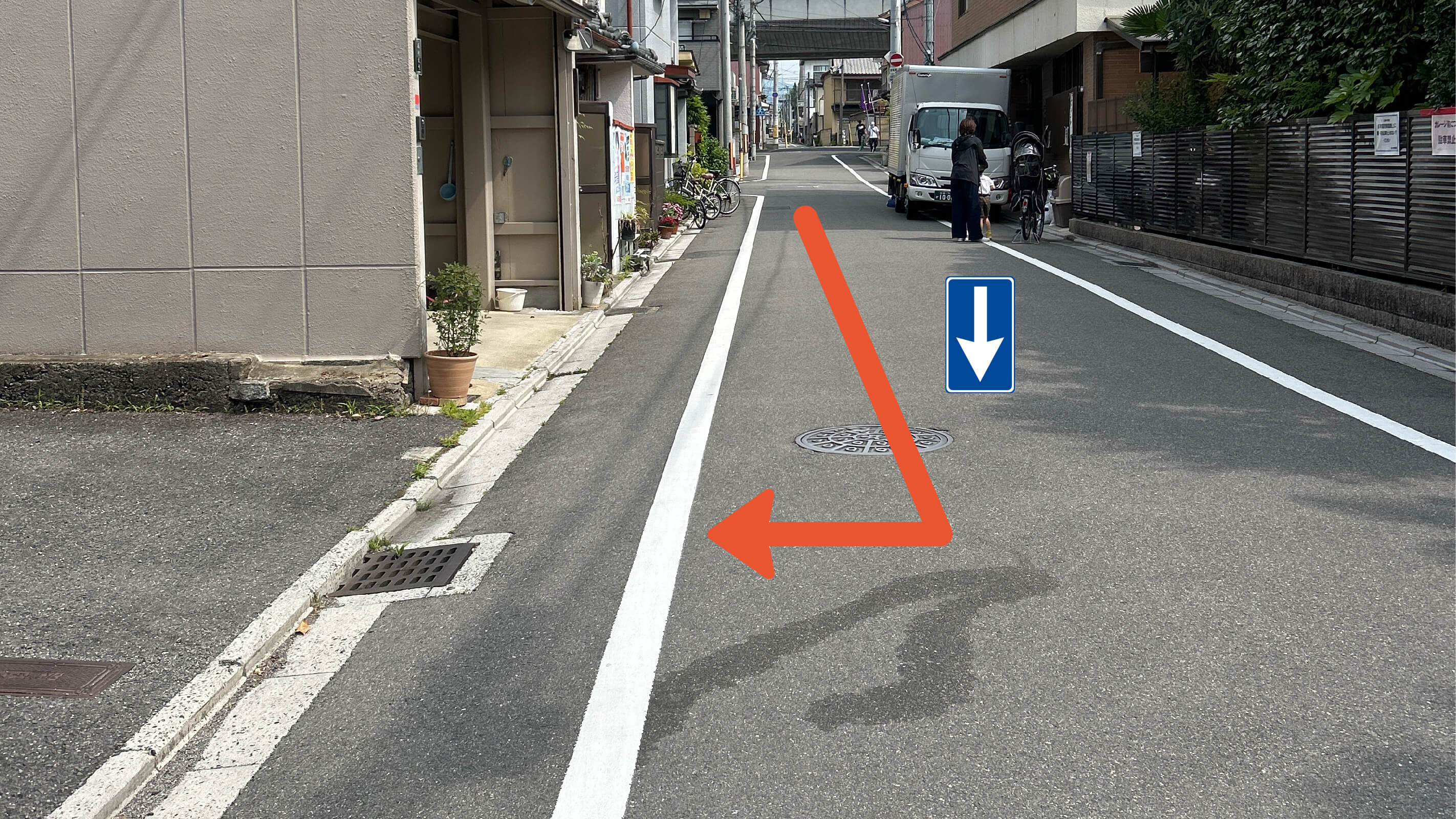 西ノ京平町135-1駐車場の写真