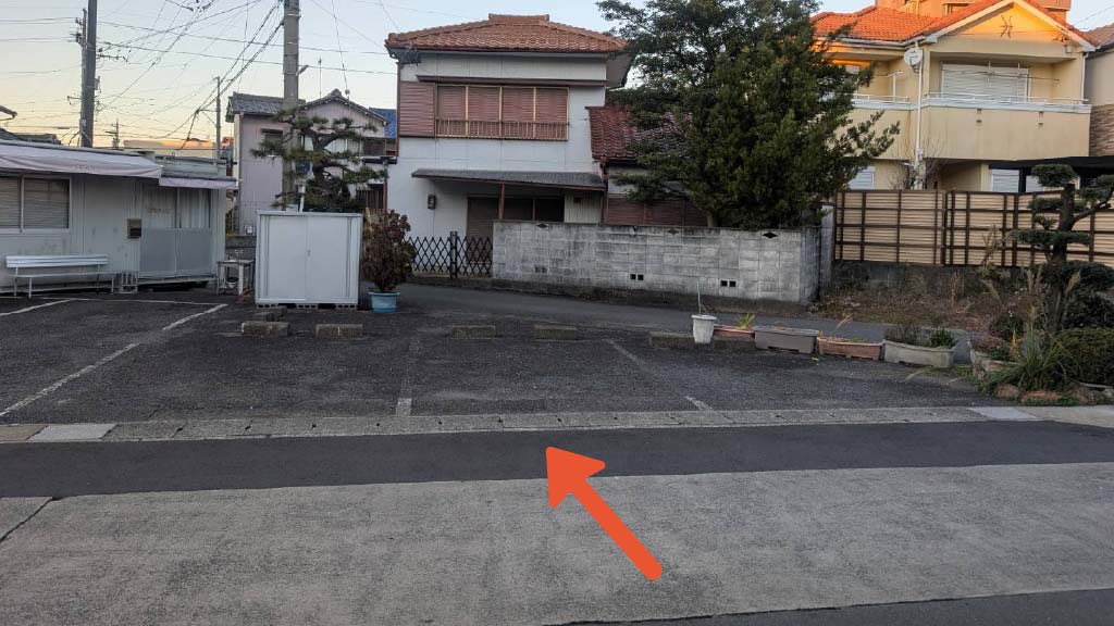 【3番・4番/軽・コンパクト】初日町1丁目14付近駐車場の写真