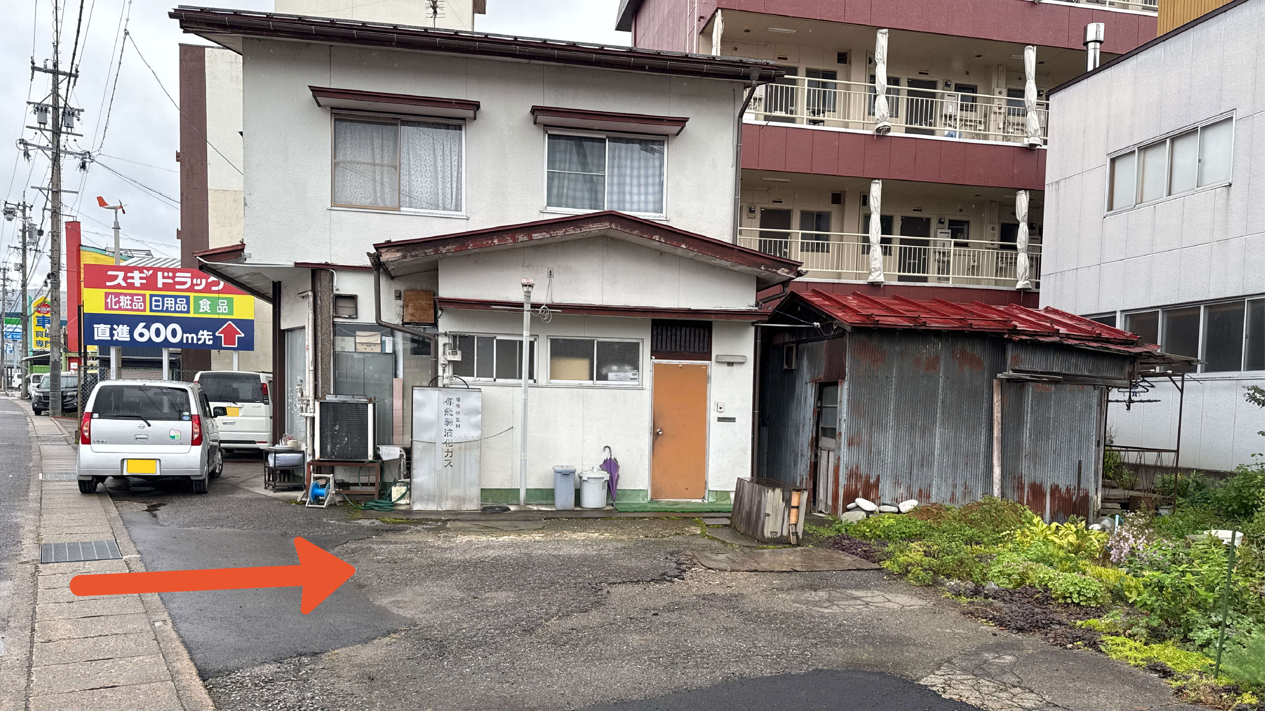 上岡本町3-348駐車場の写真