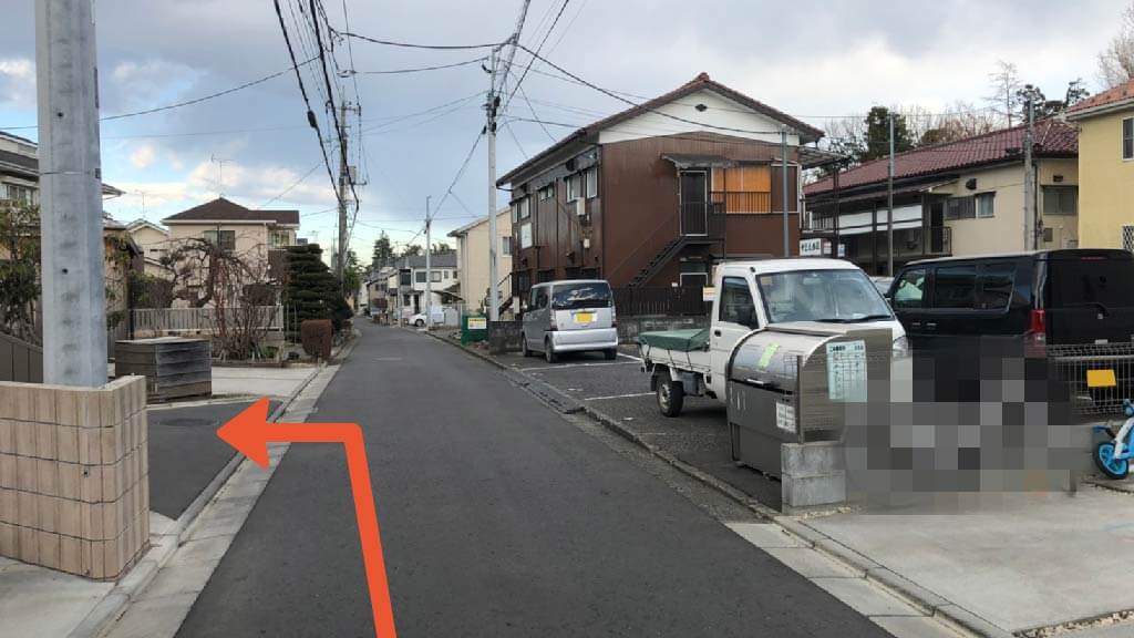 東町2-4-40-2駐車場の写真