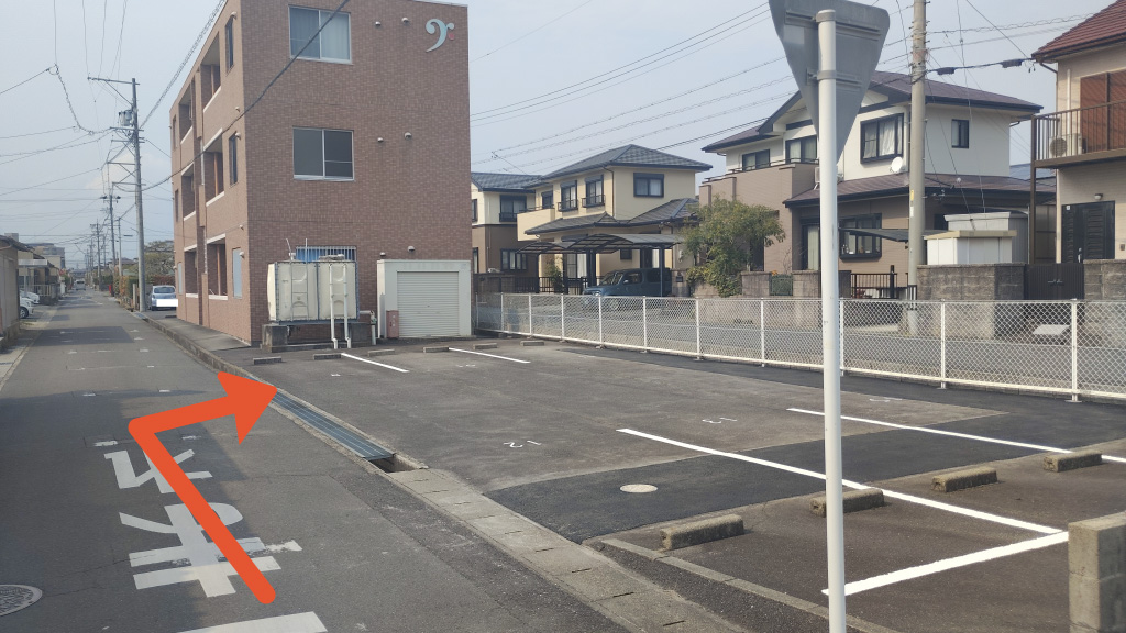 鈴鹿市東旭が丘4丁目10-57駐車場の写真