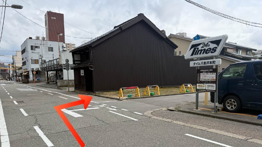 ≪中型車～トラック≫本町2丁目駐車場の写真