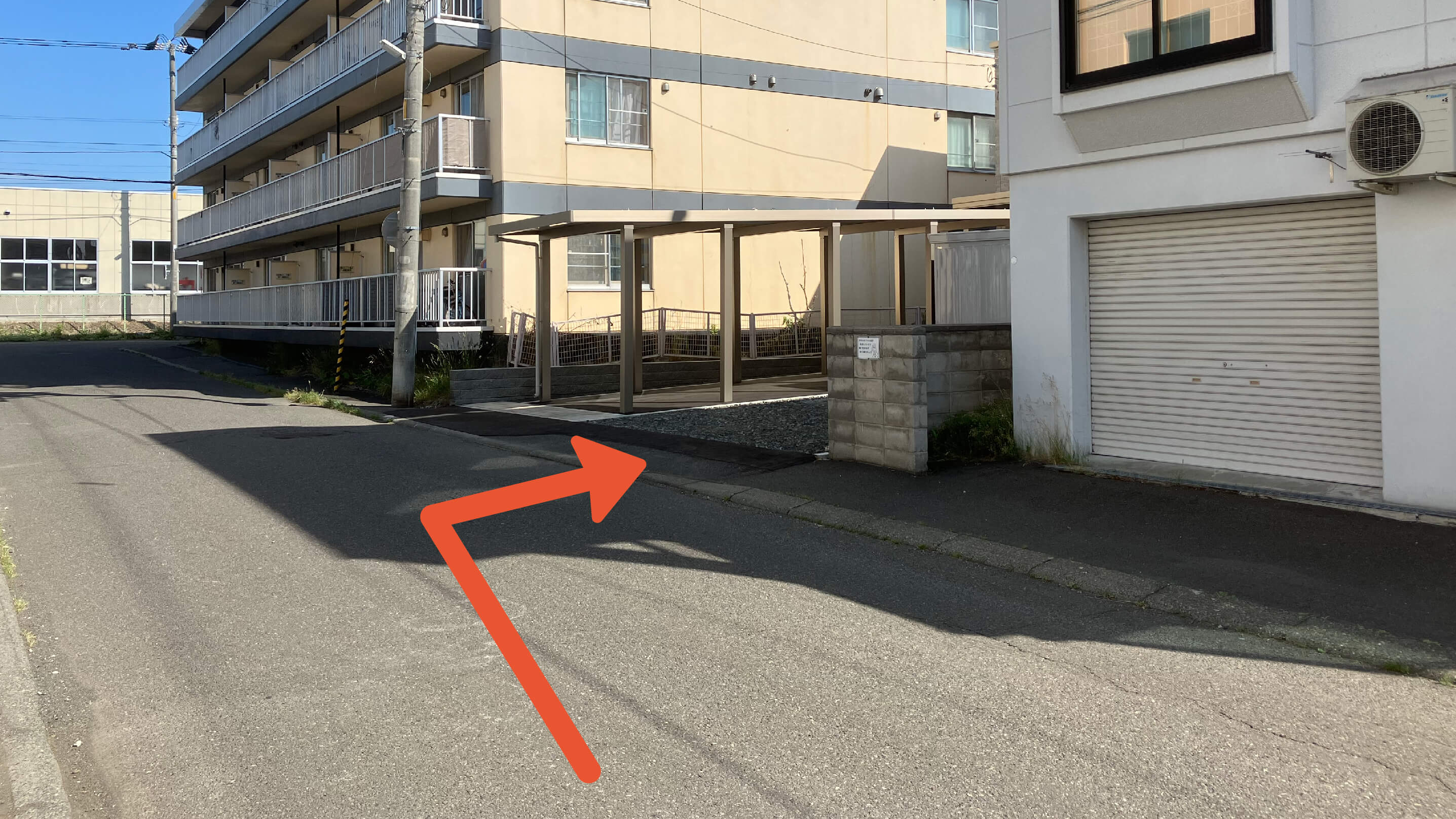 二十四軒一条６丁目１４－７駐車場の写真