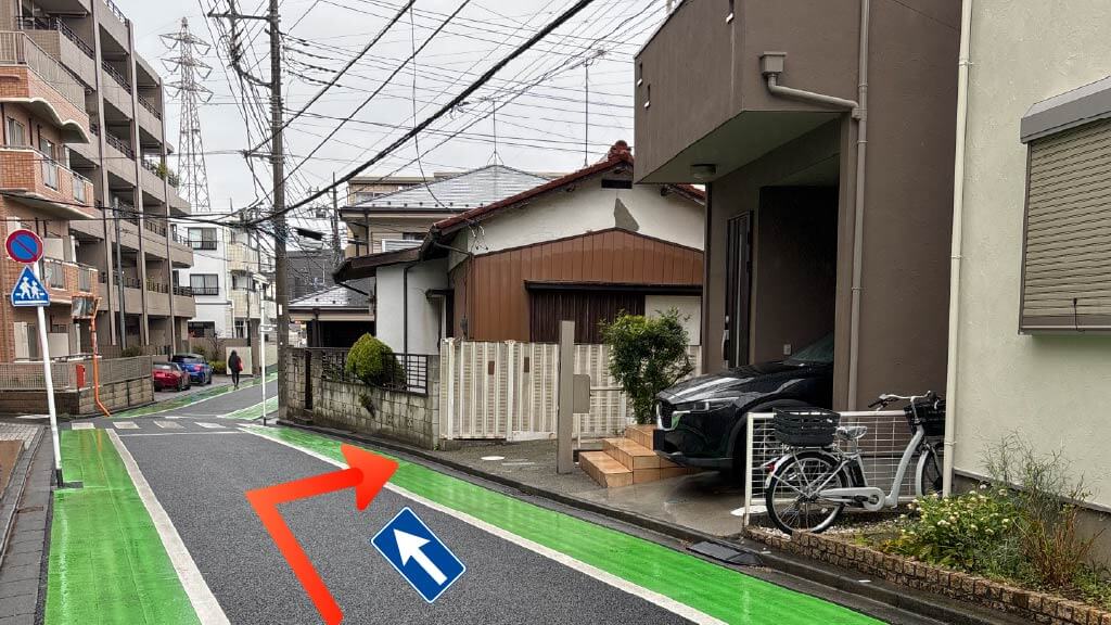 本太1-7-8駐車場の写真