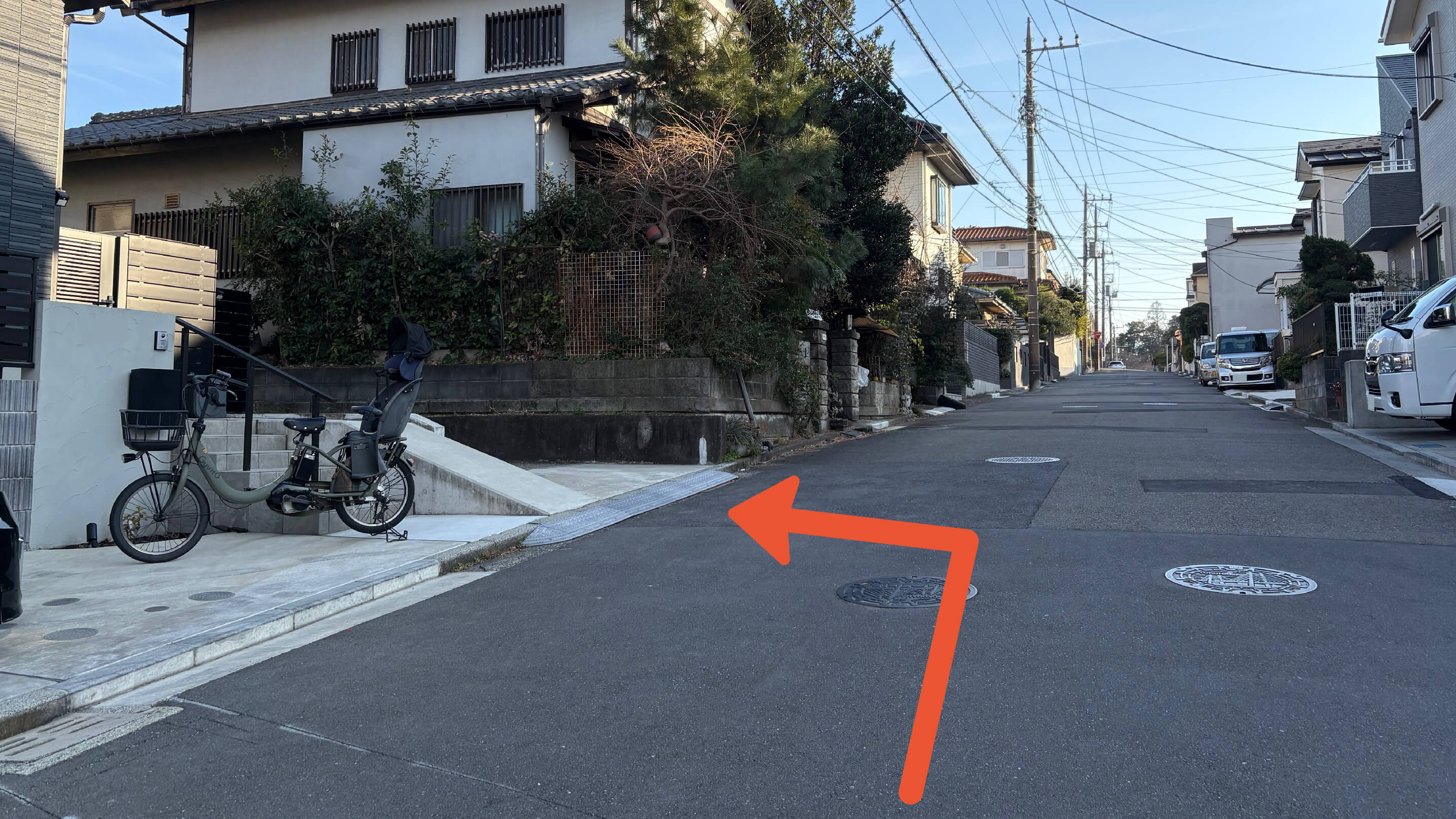たちばな台1-14-28駐車場の写真