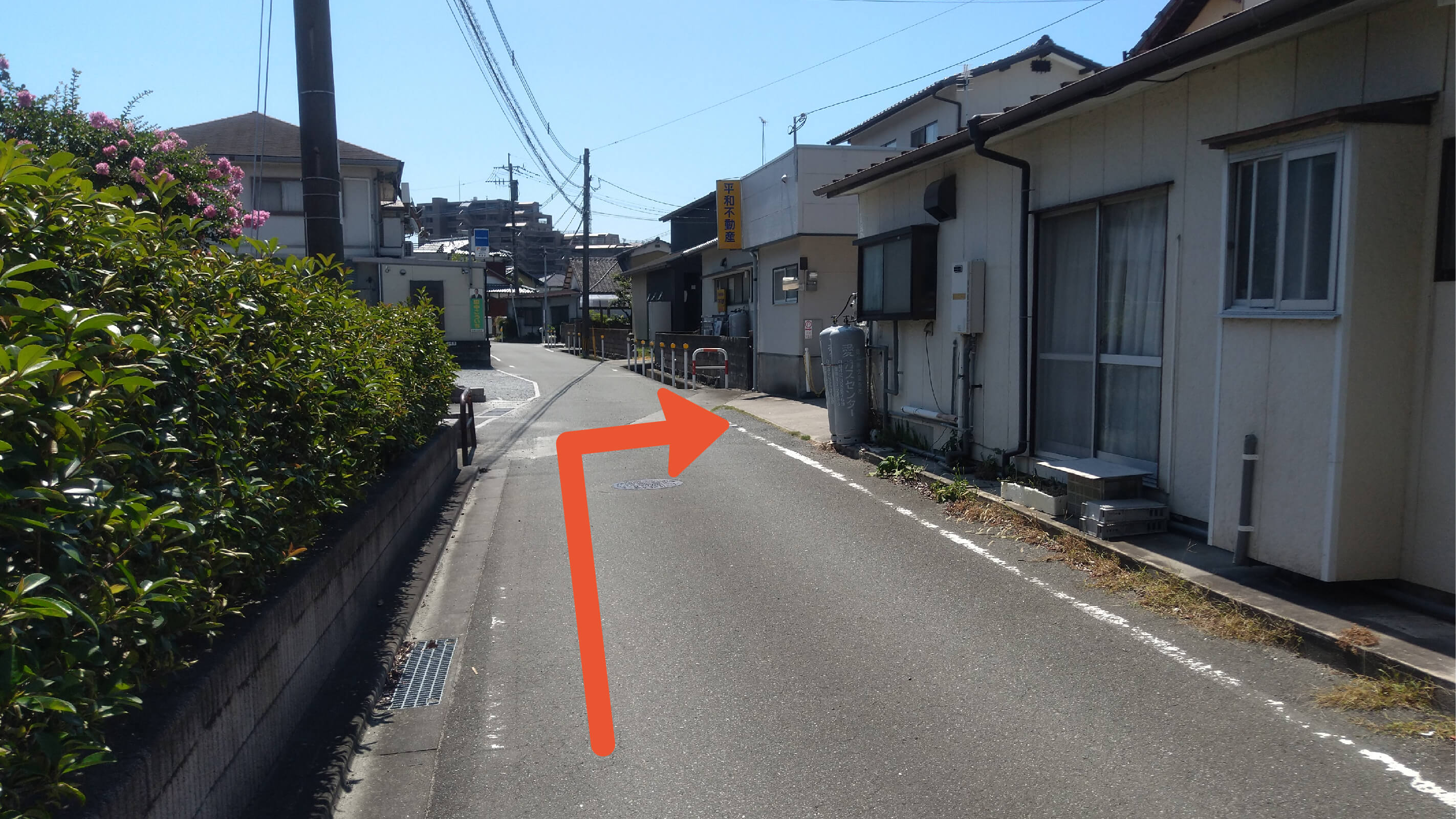 平和不動産駐車場の写真