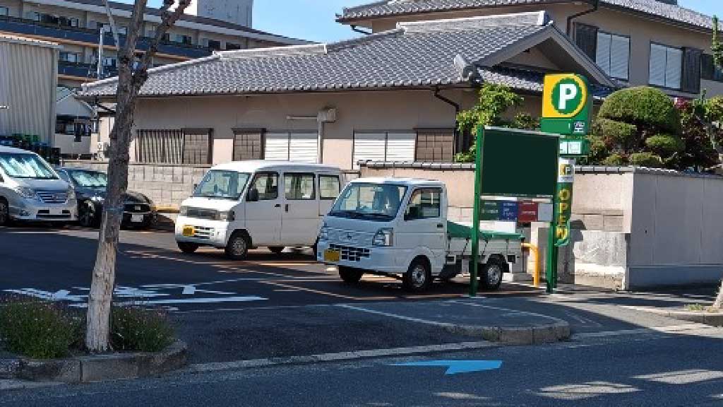 東助松4-3-24駐車場の写真