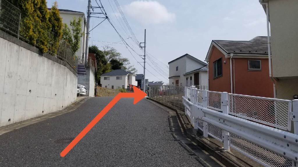 川和町2257-46駐車場の写真