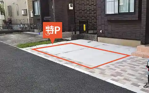 小川入口バス停前駐車場