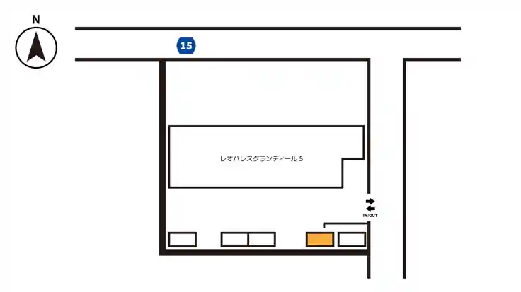 レオパレスグランディール5 裏側駐車場