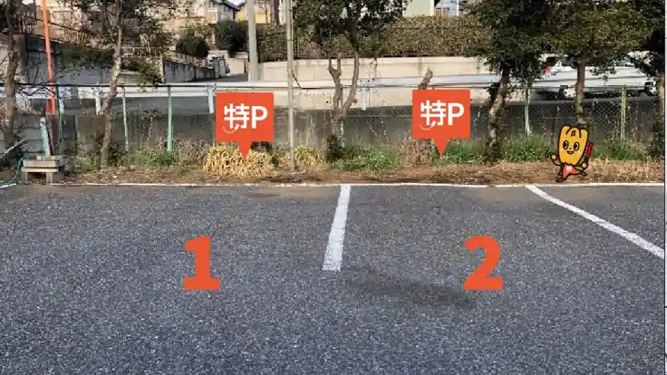 ビル技研測量部駐車場