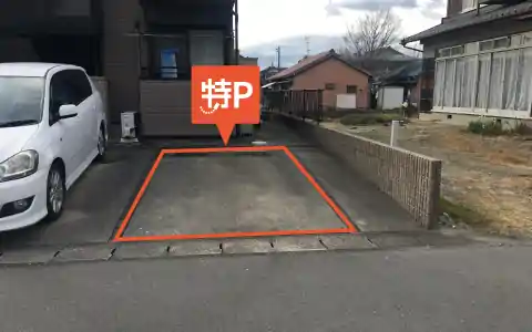 リヴェール弥冨駐車場