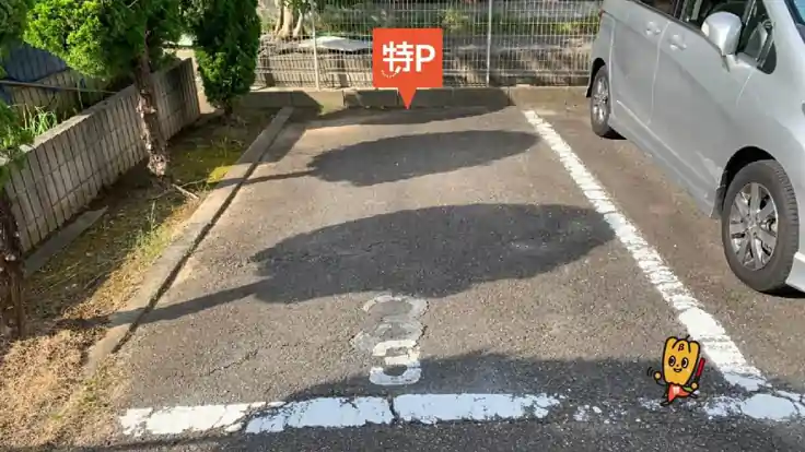 小仲台8-22-13駐車場