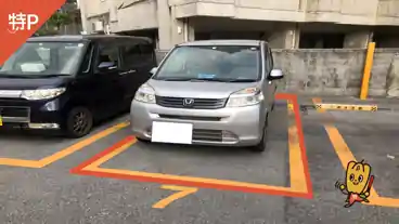 特P 【7番】壺川ガレージの車室