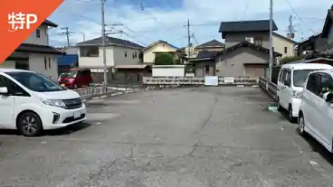 特P 奥山駅前ガレージの全体